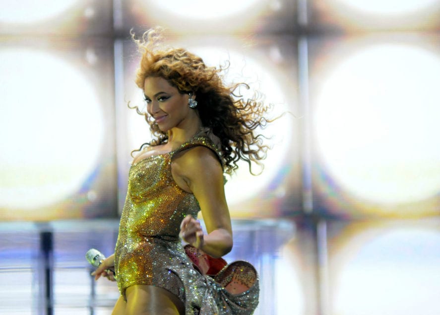 Beyoncé Debuted A Telfar Bag — & Twitter Had A Lot Of Reactions - 92.5 The  Beat